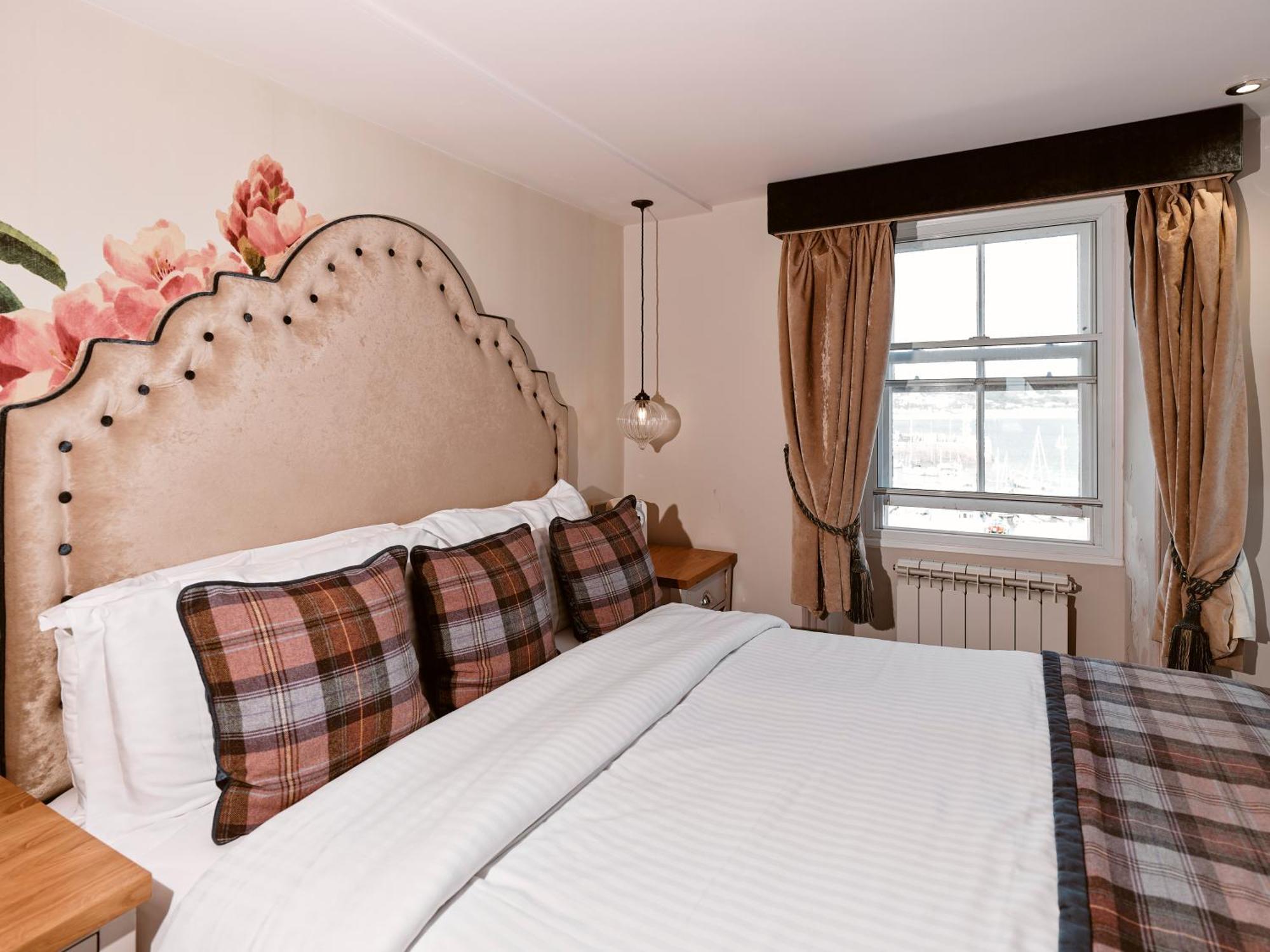 Old Court House Inn St Aubin Εξωτερικό φωτογραφία