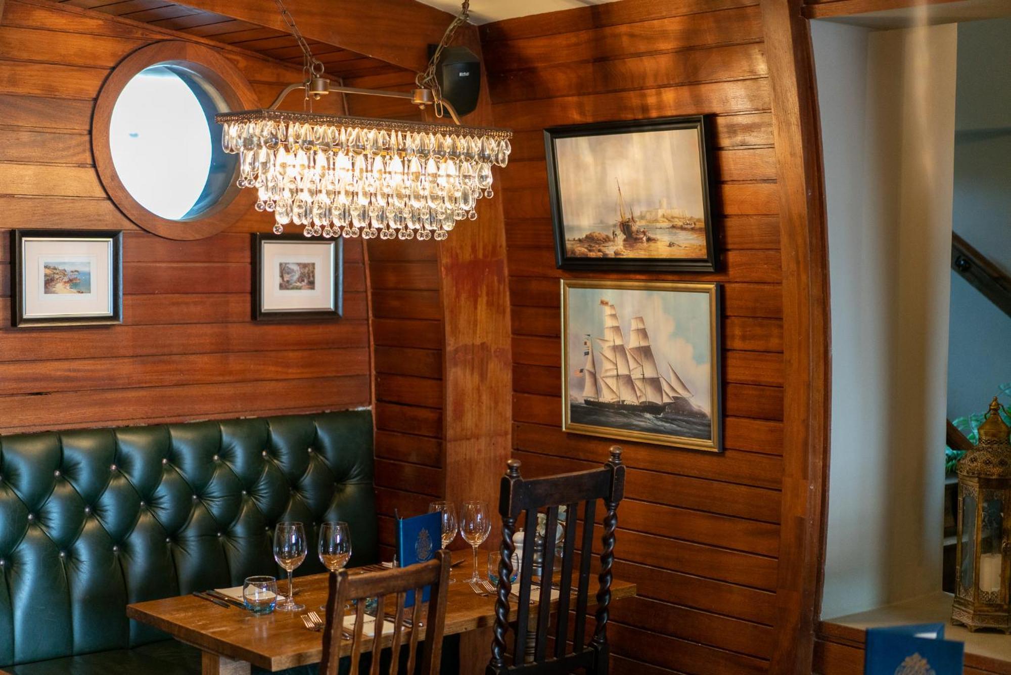 Old Court House Inn St Aubin Εξωτερικό φωτογραφία