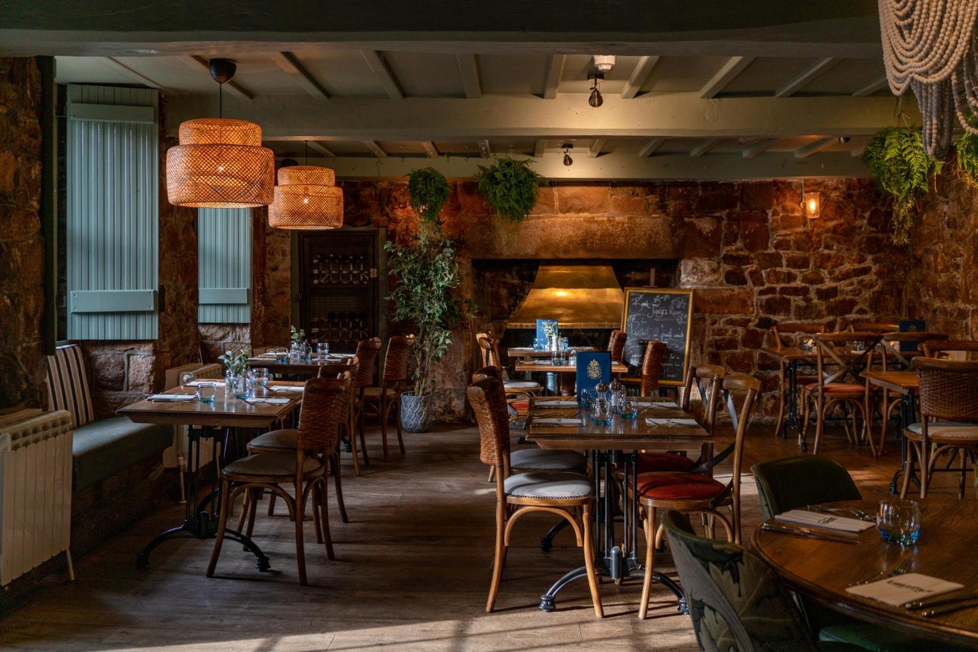 Old Court House Inn St Aubin Εξωτερικό φωτογραφία